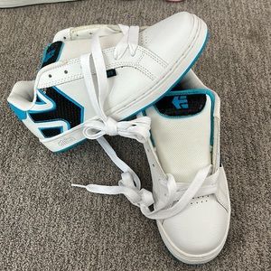 Brand new Etnies W8
